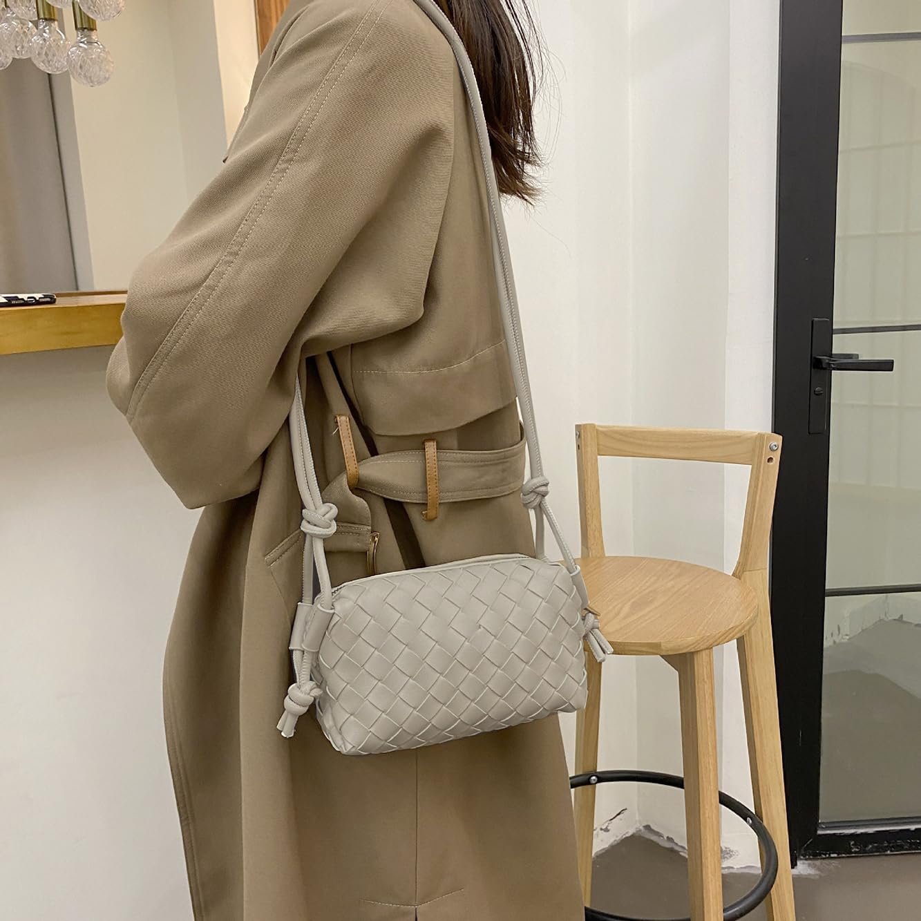 Comparative Review: 5 Crossbody Bags for Men and Women